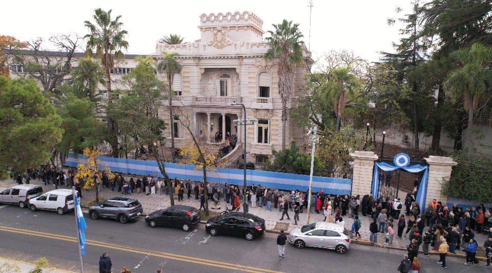 25 de Mayo: la Ciudad recuperó una joya histórica, el Palacio Ceci, y lo celebró con una fiesta en Villa Devoto 1 WhatsApp Image 2026 05 25 at 2.13.10 PM